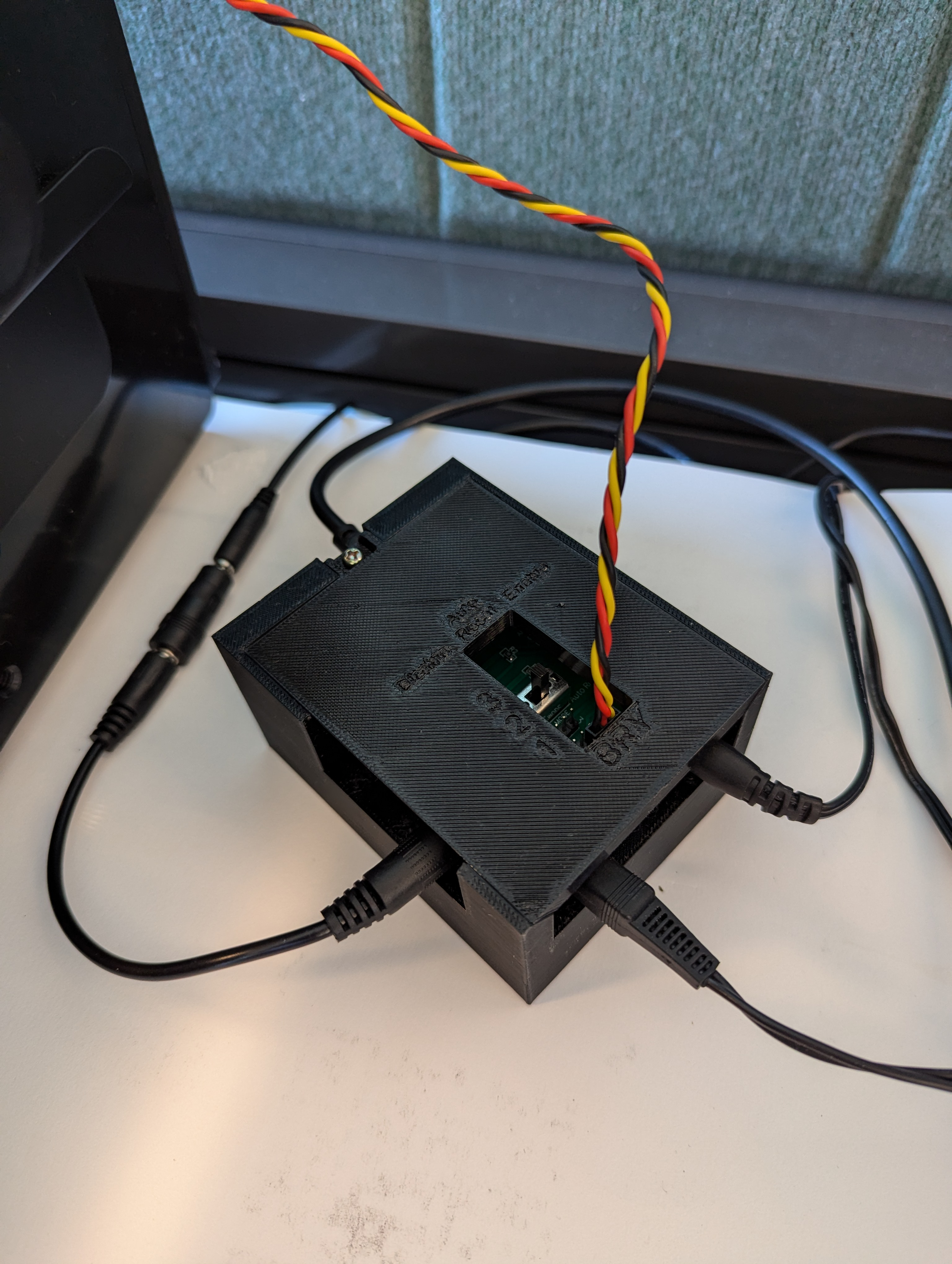 USB-A 线位置